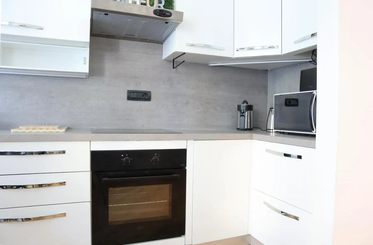Apartment Cenisio Comfort House Milan Italy
