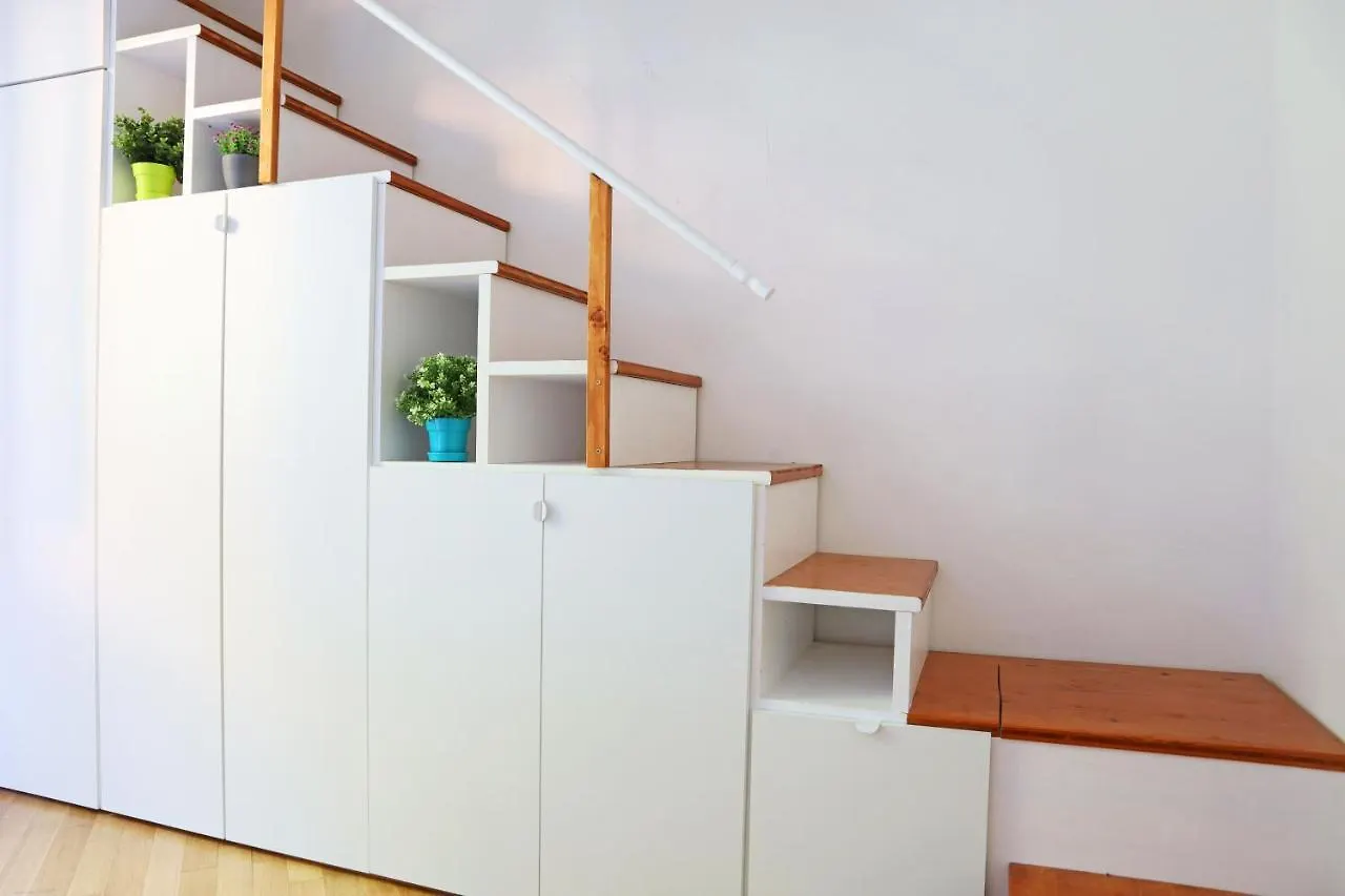 Cenisio Comfort House Milan 0*,